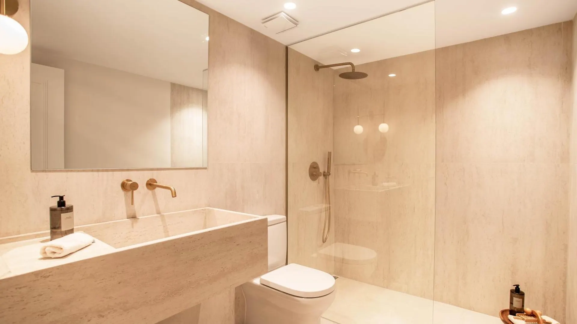 Vacation Marbella I Casa Savia, Private Heated Pool, Luxury Interiors, 10Min Walk To The Beach Casa de Férias